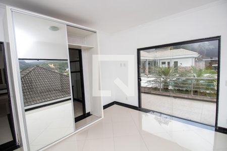 Casa de condomínio para alugar com 600m², 3 quartos e 2 vagasQuarto 3