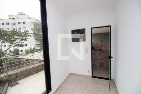 Casa de condomínio para alugar com 600m², 3 quartos e 2 vagasQuarto de Serviço