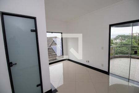 Casa de condomínio para alugar com 600m², 3 quartos e 2 vagasQuarto 2