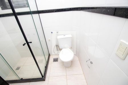 Casa de condomínio para alugar com 600m², 3 quartos e 2 vagasBanheiro quarto 3