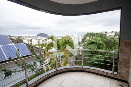 Casa de condomínio para alugar com 600m², 3 quartos e 2 vagasVaranda