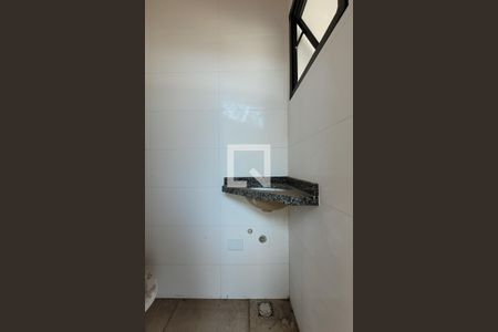 Apartamento à venda com 84m², 2 quartos e 1 vaga Apartamento à venda com 84m², 2 quartos e 1 vagaBanheiro