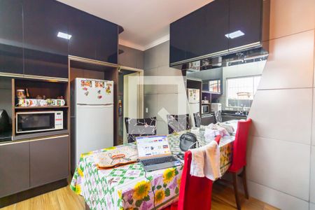 Casa à venda com 286m², 4 quartos e 2 vagas Casa à venda com 286m², 4 quartos e 2 vagasCozinha