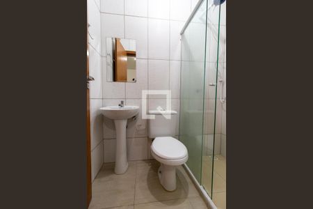 Banheiro Social de kitnet/studio para alugar com 1 quarto, 32m² em Novo Mundo, Curitiba