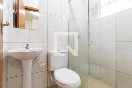 Banheiro Social de kitnet/studio para alugar com 1 quarto, 32m² em Novo Mundo, Curitiba