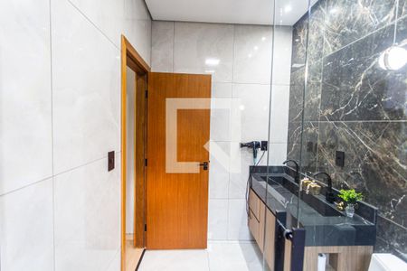 Casa à venda com 129m², 3 quartos e 2 vagas Casa à venda com 129m², 3 quartos e 2 vagasBanheiro da Suíte