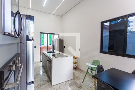 Casa à venda com 129m², 3 quartos e 2 vagas Casa à venda com 129m², 3 quartos e 2 vagasCozinha/Área de Serviço