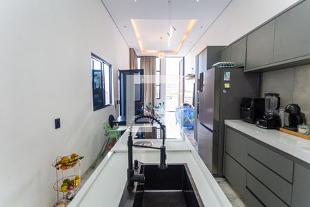 Casa à venda com 129m², 3 quartos e 2 vagas Casa à venda com 129m², 3 quartos e 2 vagasCozinha/Área de Serviço