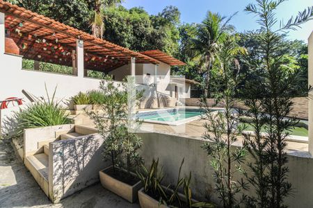 Casa para alugar com 2000m², 2 quartos e sem vaga Casa para alugar com 2000m², 2 quartos e sem vagaÁrea externa