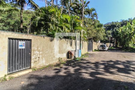 Casa para alugar com 2000m², 2 quartos e sem vaga Casa para alugar com 2000m², 2 quartos e sem vagaFachada