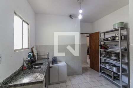 Casa para alugar com 2000m², 2 quartos e sem vaga Casa para alugar com 2000m², 2 quartos e sem vagaCozinha