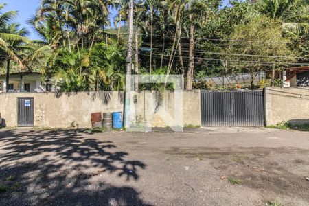 Casa para alugar com 2000m², 2 quartos e sem vaga Casa para alugar com 2000m², 2 quartos e sem vagaFachada