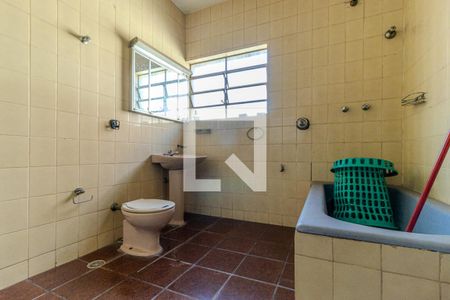 Casa à venda com 304m², 7 quartos e 4 vagasBanheiro da Suíte 2