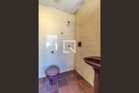 Casa à venda com 304m², 7 quartos e 4 vagasBanheiro de Serviço