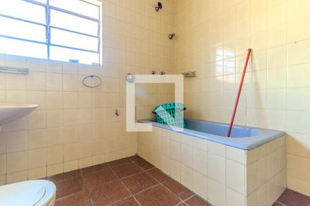 Casa à venda com 304m², 7 quartos e 4 vagasBanheiro da Suíte 2