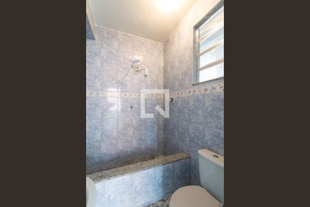 Casa de condomínio para alugar com 80m², 3 quartos e sem vagaBanheiro da Suíte