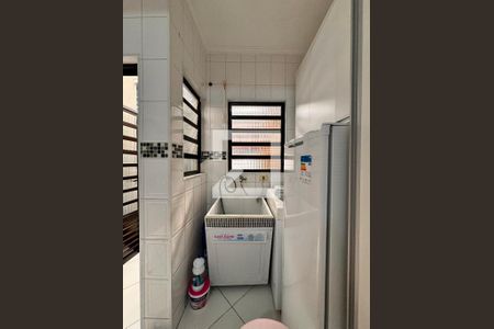 Casa à venda com 140m², 3 quartos e 2 vagas Casa à venda com 140m², 3 quartos e 2 vagasLavanderia