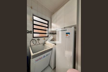 Casa à venda com 140m², 3 quartos e 2 vagas Casa à venda com 140m², 3 quartos e 2 vagasLavanderia