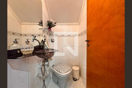 Casa à venda com 140m², 3 quartos e 2 vagas Casa à venda com 140m², 3 quartos e 2 vagasLavabo