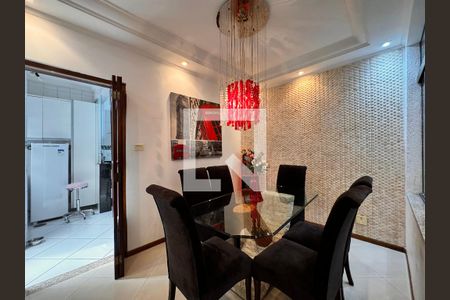 Casa à venda com 140m², 3 quartos e 2 vagas Casa à venda com 140m², 3 quartos e 2 vagasSala de Jantar