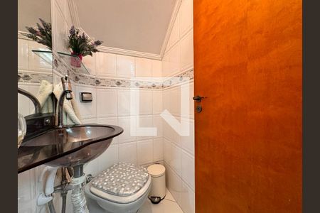 Casa à venda com 140m², 3 quartos e 2 vagas Casa à venda com 140m², 3 quartos e 2 vagasLavabo