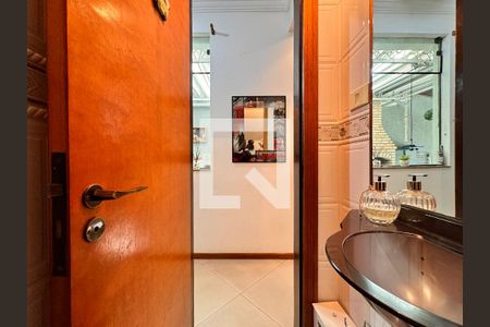 Casa à venda com 140m², 3 quartos e 2 vagas Casa à venda com 140m², 3 quartos e 2 vagasLavabo