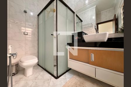 Casa à venda com 140m², 3 quartos e 2 vagas Casa à venda com 140m², 3 quartos e 2 vagasBanheiro