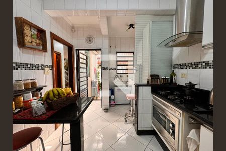 Casa à venda com 140m², 3 quartos e 2 vagas Casa à venda com 140m², 3 quartos e 2 vagasCozinha