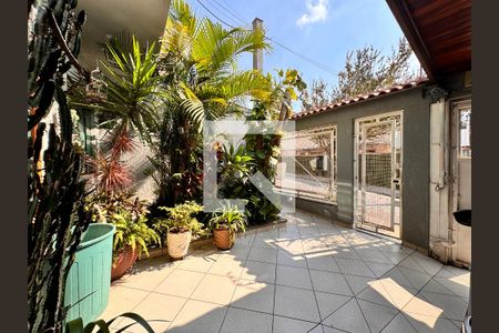 Casa à venda com 140m², 3 quartos e 2 vagas Casa à venda com 140m², 3 quartos e 2 vagasGaragem