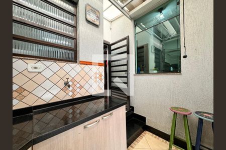 Casa à venda com 140m², 3 quartos e 2 vagas Casa à venda com 140m², 3 quartos e 2 vagasChurrasqueira