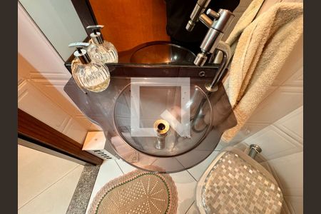 Casa à venda com 140m², 3 quartos e 2 vagas Casa à venda com 140m², 3 quartos e 2 vagasLavabo