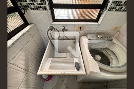 Casa à venda com 140m², 3 quartos e 2 vagas Casa à venda com 140m², 3 quartos e 2 vagasLavanderia