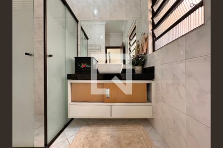 Casa à venda com 140m², 3 quartos e 2 vagas Casa à venda com 140m², 3 quartos e 2 vagasBanheiro