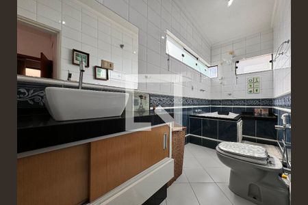 Casa à venda com 140m², 3 quartos e 2 vagas Casa à venda com 140m², 3 quartos e 2 vagasBanheiro da Suíte