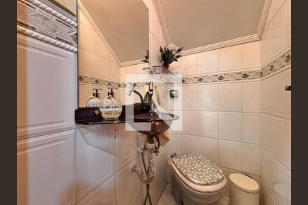 Casa à venda com 140m², 3 quartos e 2 vagas Casa à venda com 140m², 3 quartos e 2 vagasLavabo