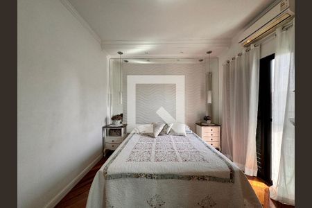 Casa à venda com 140m², 3 quartos e 2 vagas Casa à venda com 140m², 3 quartos e 2 vagasSuite