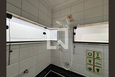 Casa à venda com 140m², 3 quartos e 2 vagas Casa à venda com 140m², 3 quartos e 2 vagasBanheiro da Suíte