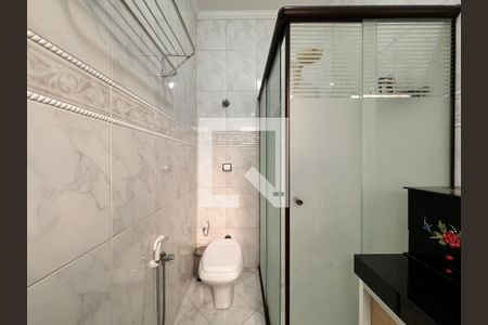 Casa à venda com 140m², 3 quartos e 2 vagas Casa à venda com 140m², 3 quartos e 2 vagasBanheiro