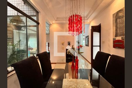 Casa à venda com 140m², 3 quartos e 2 vagas Casa à venda com 140m², 3 quartos e 2 vagasSala de Jantar