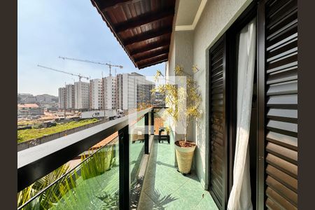Casa à venda com 140m², 3 quartos e 2 vagas Casa à venda com 140m², 3 quartos e 2 vagasSacada