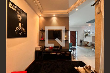 Casa à venda com 140m², 3 quartos e 2 vagas Casa à venda com 140m², 3 quartos e 2 vagasSala de TV