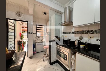 Casa à venda com 140m², 3 quartos e 2 vagas Casa à venda com 140m², 3 quartos e 2 vagasCozinha