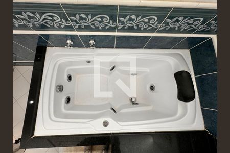 Casa à venda com 140m², 3 quartos e 2 vagas Casa à venda com 140m², 3 quartos e 2 vagasBanheiro da Suíte