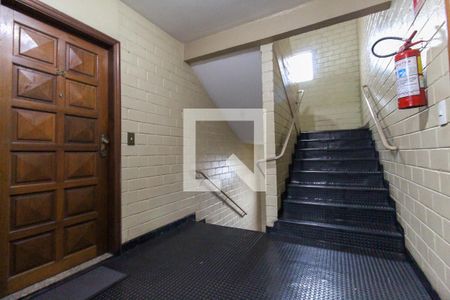 Apartamento à venda com 56m², 2 quartos e 1 vaga Apartamento à venda com 56m², 2 quartos e 1 vagaEscada Condomínio