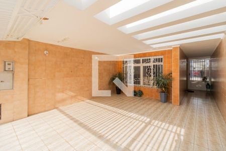 Casa à venda com 138m², 4 quartos e 2 vagas Casa à venda com 138m², 4 quartos e 2 vagasGaragem