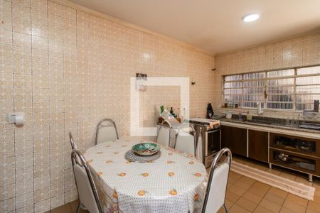 Casa à venda com 138m², 4 quartos e 2 vagas Casa à venda com 138m², 4 quartos e 2 vagasCozinha