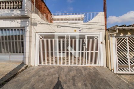 Casa à venda com 138m², 4 quartos e 2 vagas Casa à venda com 138m², 4 quartos e 2 vagasFachada