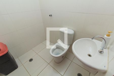 Casa à venda com 200m², 4 quartos e 3 vagasBanheiro 2