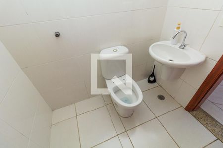 Casa à venda com 200m², 4 quartos e 3 vagasBanheiro 2