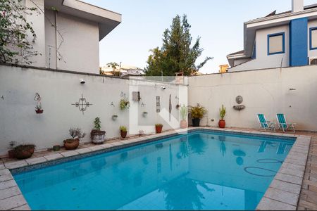 Casa à venda com 290m², 4 quartos e 2 vagasPiscina